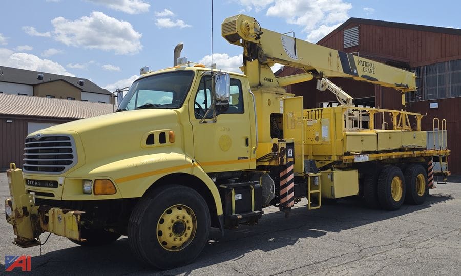 2004 Sterling LT9500 Equipment Image0
