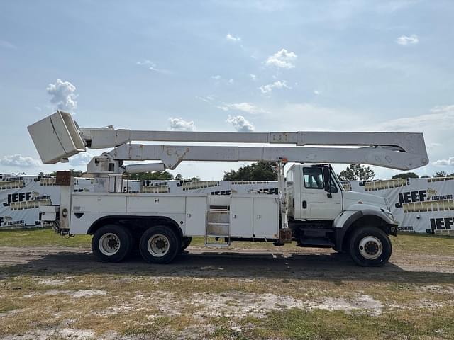Image of International 7400 equipment image 3