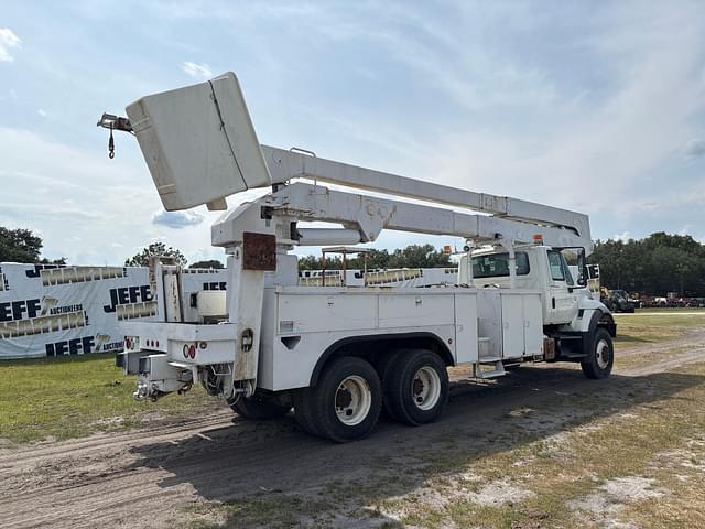 Image of International 7400 equipment image 4