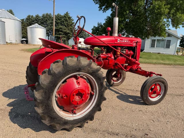 Image of Farmall A equipment image 2