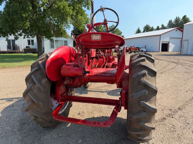 Image of Farmall A equipment image 4