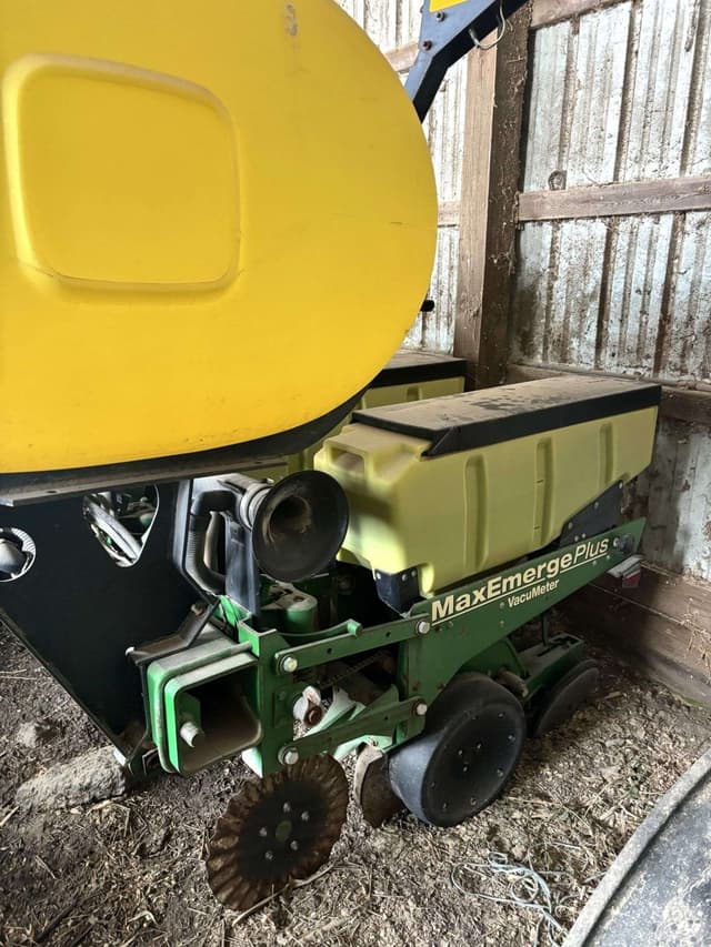 Image of John Deere 1770 equipment image 2