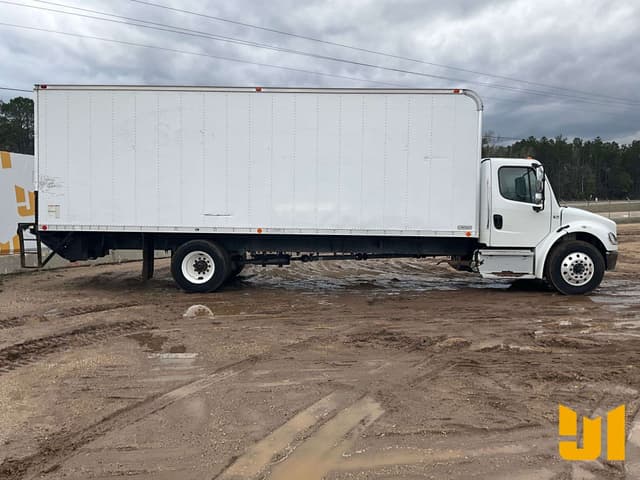 Image of Freightliner M2 equipment image 3