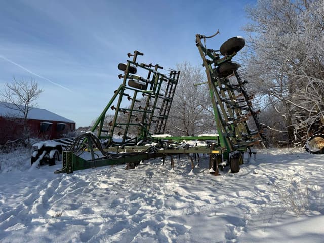 Image of John Deere 960 equipment image 1