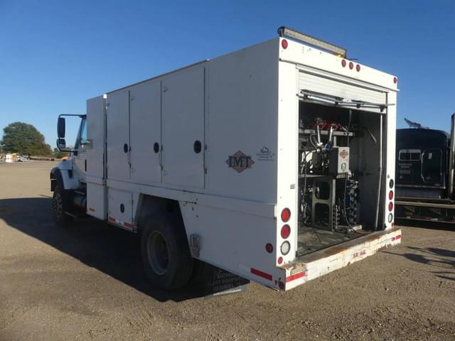 Image of International 7300 equipment image 3