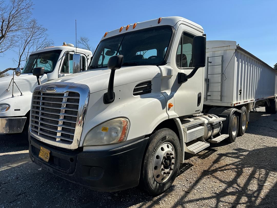 Image of Freightliner Cascadia Primary image