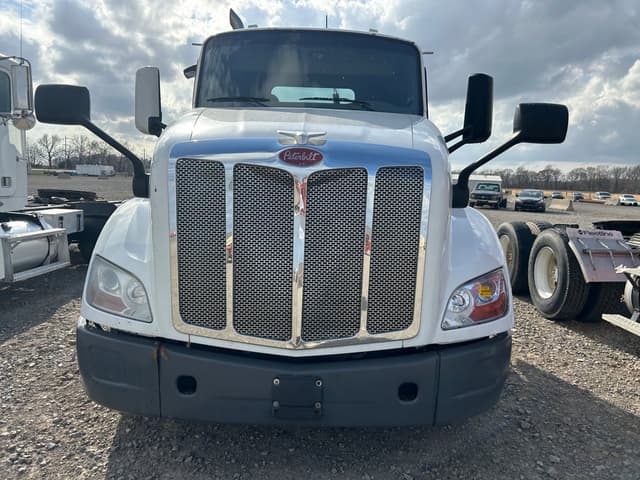 Image of Peterbilt 579 equipment image 4
