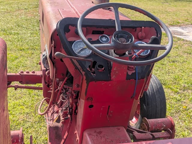 Image of International Harvester Hydro 84 equipment image 2