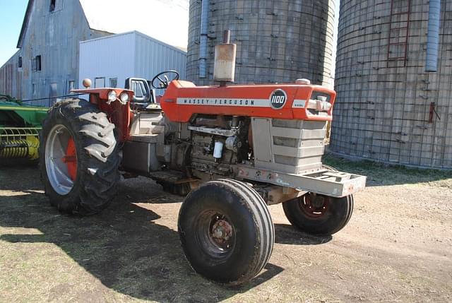 Image of Massey Ferguson 1100 equipment image 2