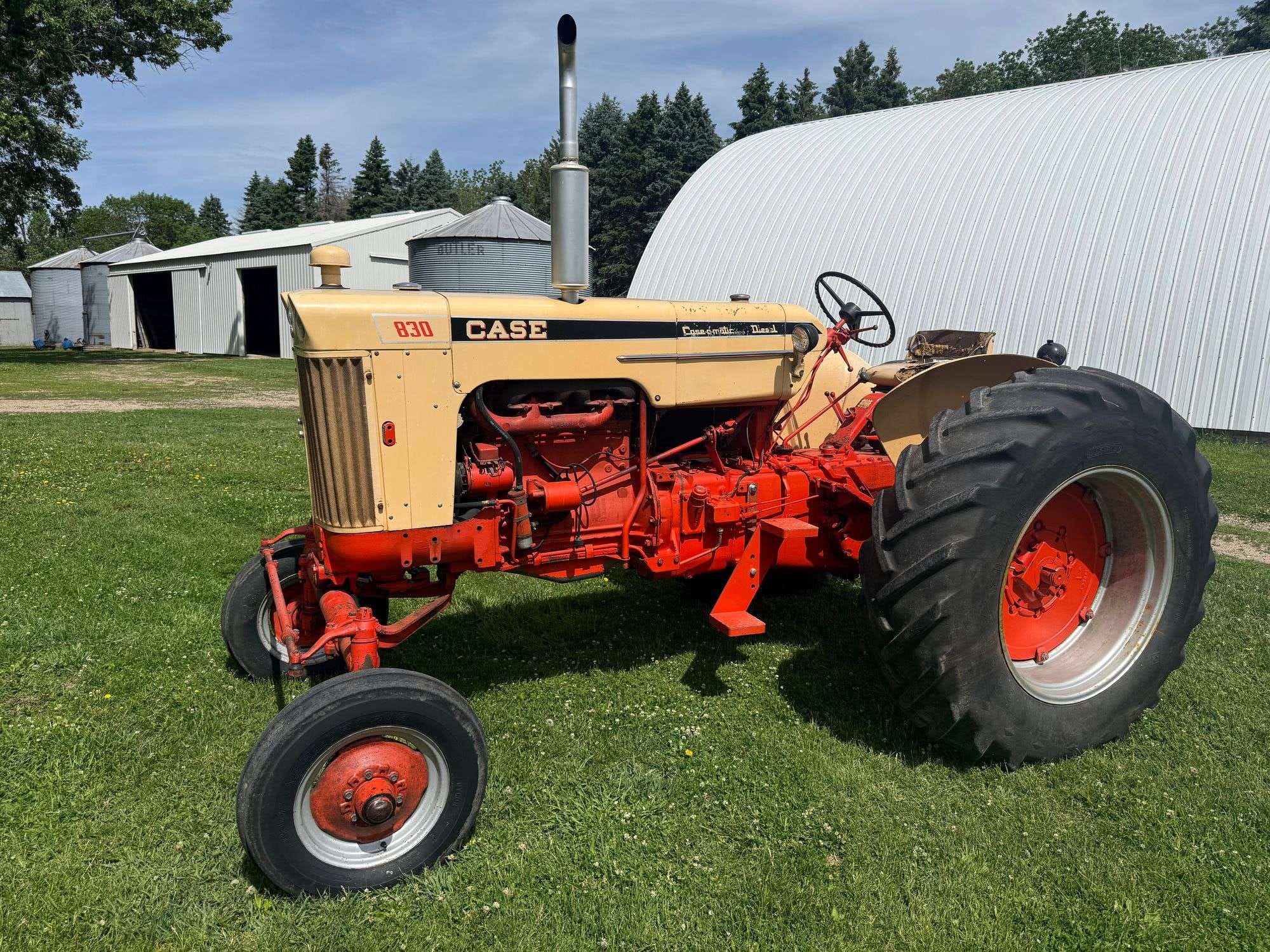 Case 830 Equipment Image0