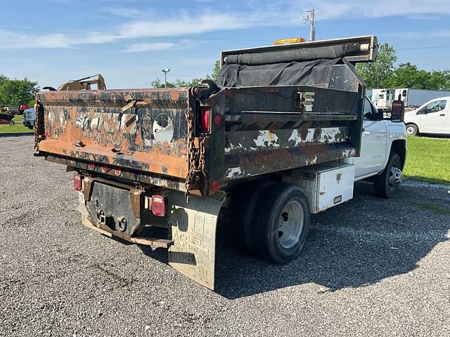 Image of Chevrolet 3500 equipment image 4