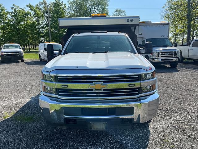 Image of Chevrolet 3500 equipment image 1