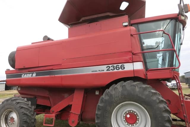 Image of Case IH 2366 equipment image 3