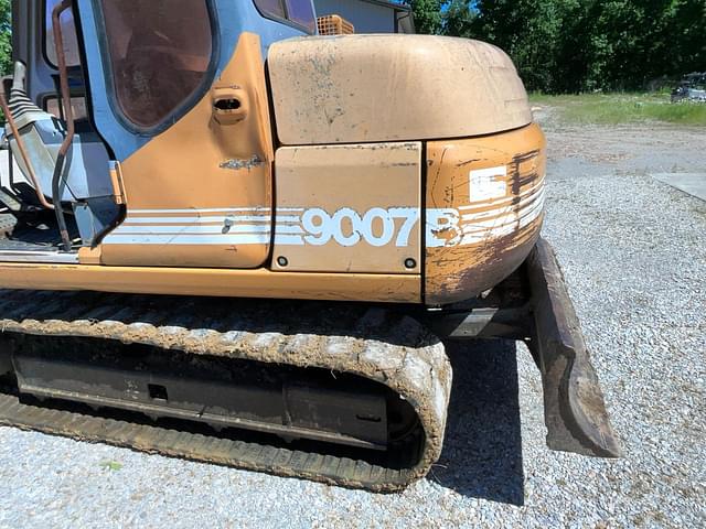 Image of Case 9007B equipment image 3