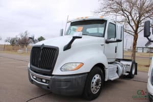 2018 International LT625 Image