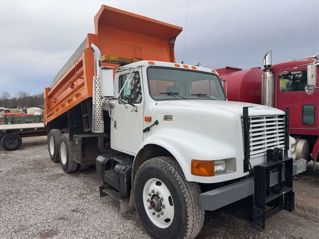 Image of International 4900DT equipment image 1