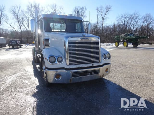 Image of Freightliner Coronado equipment image 4