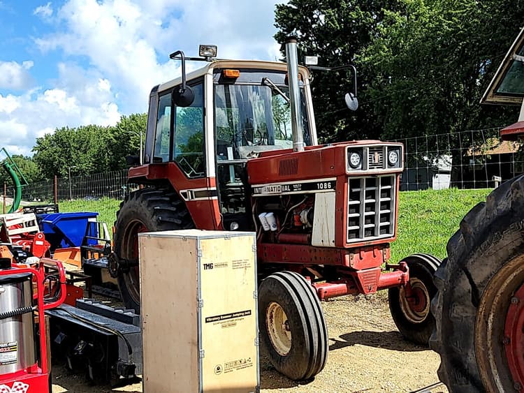 SOLD - 1977 International Harvester 1086 Tractors 100 to 174 HP ...