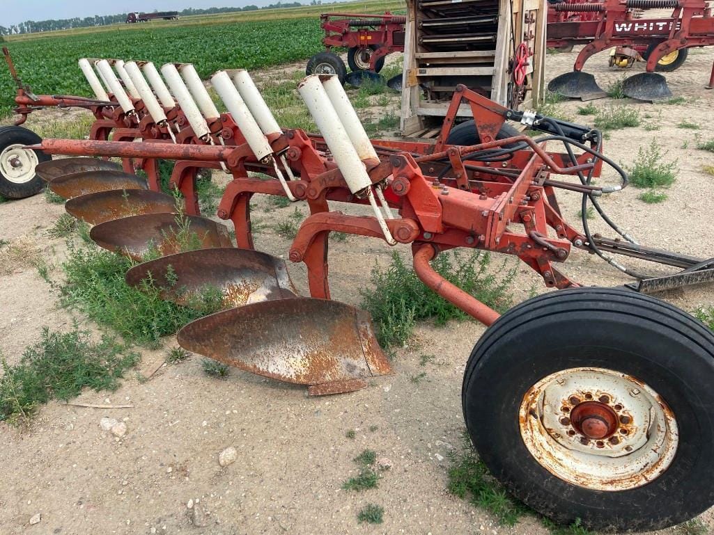 Main image International Harvester 770