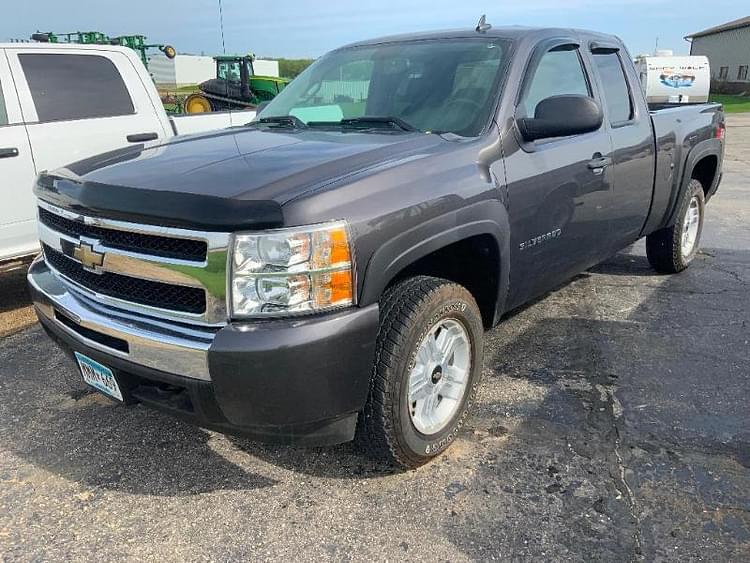 2010 Chevrolet 1500 Equipment Image0