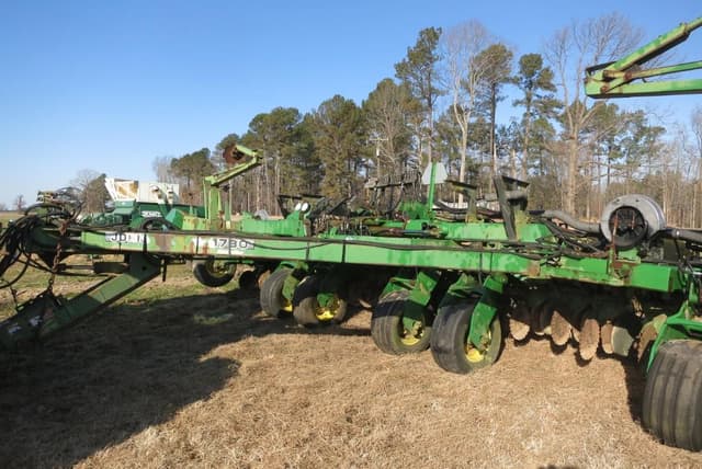 Image of John Deere 1780 equipment image 1