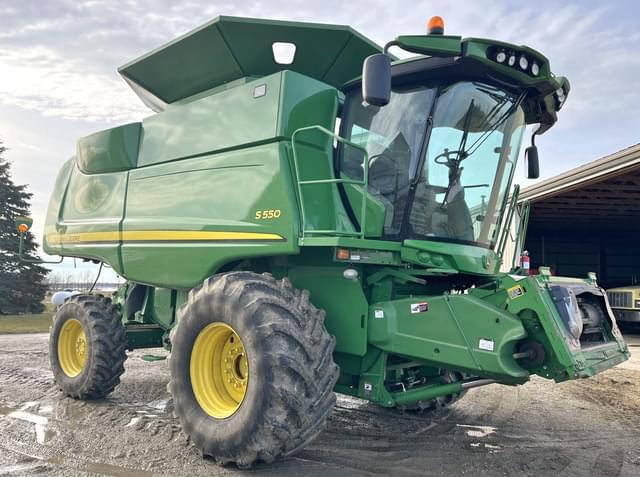 Image of John Deere S550 equipment image 2