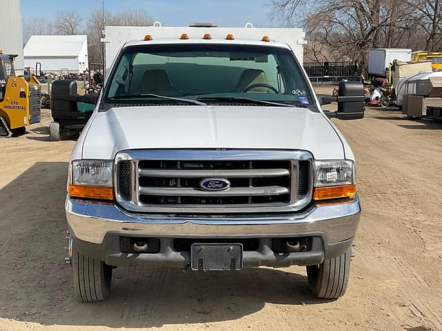 Image of Ford F-550 equipment image 1