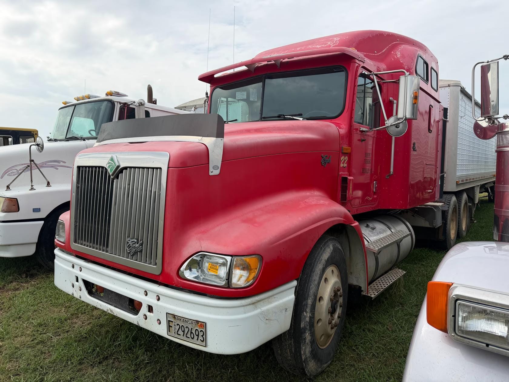 1997 International 9400 Equipment Image0