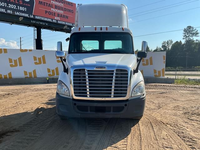 Image of Freightliner Cascadia equipment image 1