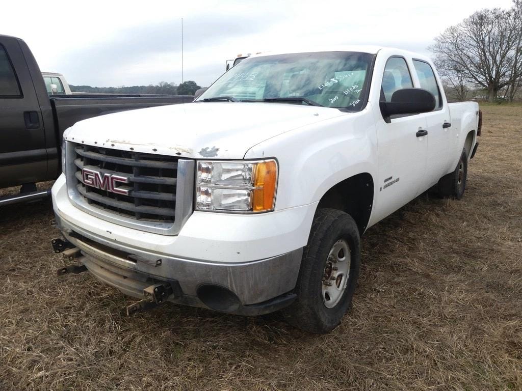 2009 GMC 2500HD Equipment Image0