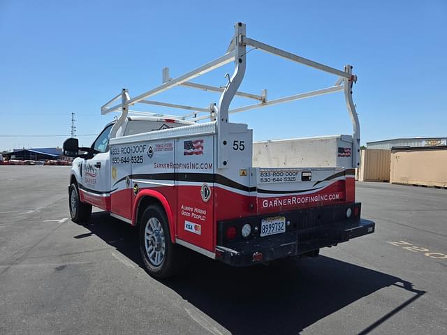 Image of Ford F-250 equipment image 3