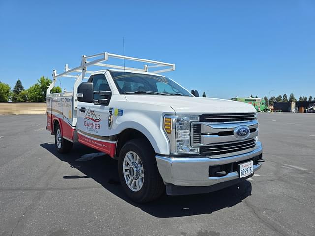 Image of Ford F-250 equipment image 1