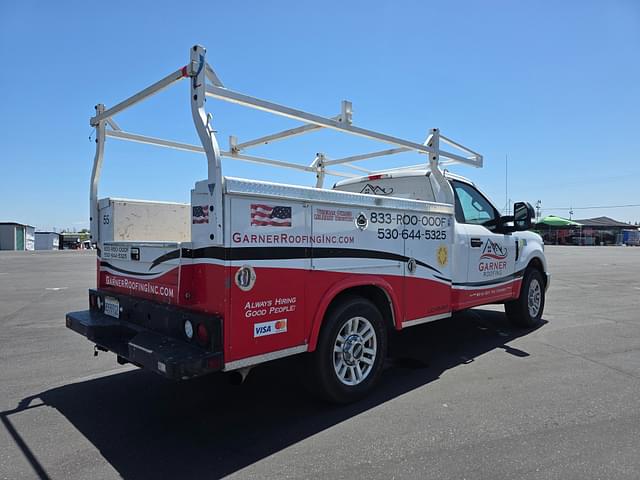 Image of Ford F-250 equipment image 2