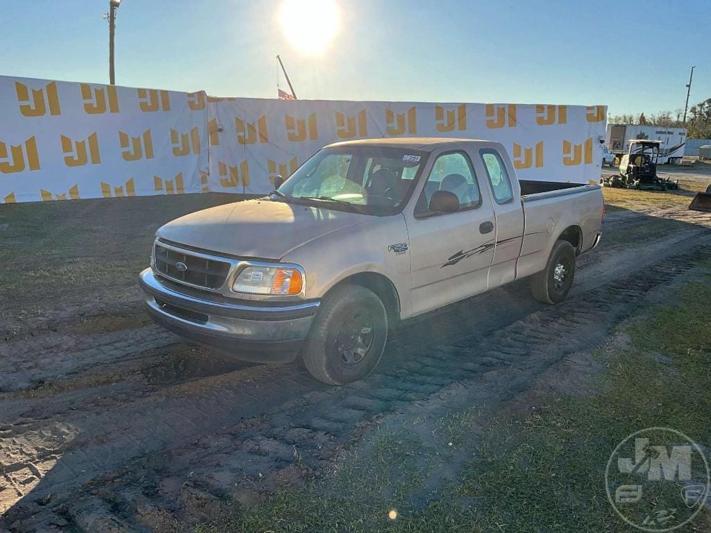 1998 Ford F-250 Equipment Image0