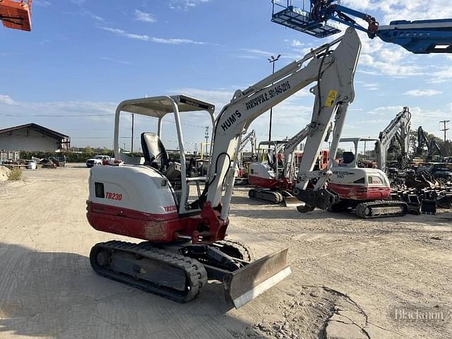 Image of Takeuchi TB230 equipment image 3