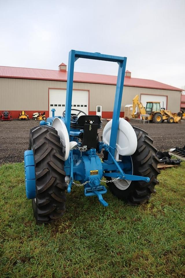 Image of Ford 3600 equipment image 2