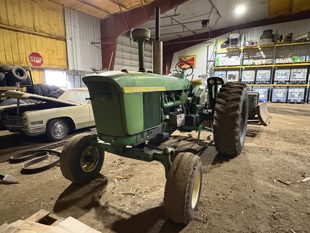 Image of John Deere 4010 equipment image 1