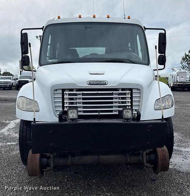Image of Freightliner Business Class M2 equipment image 1