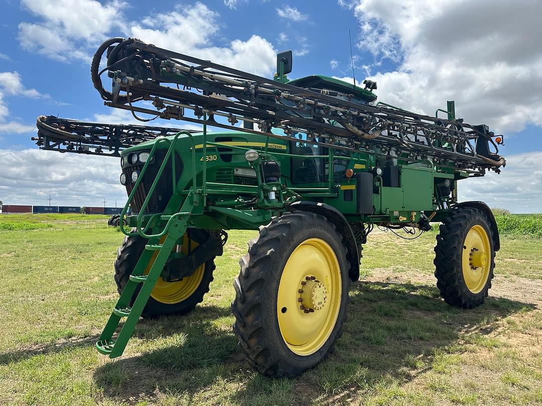 Image of John Deere 4830 Primary image