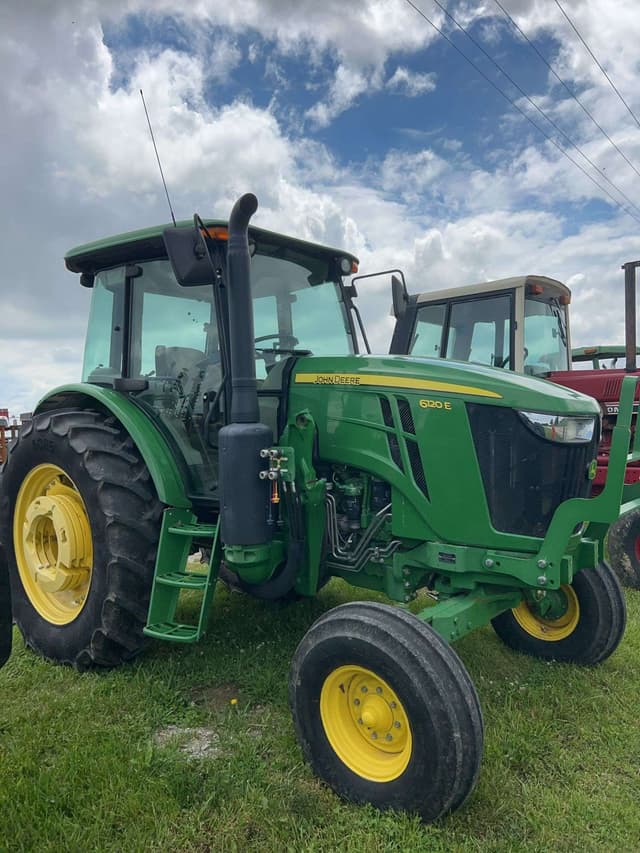 Image of John Deere 6120E equipment image 1