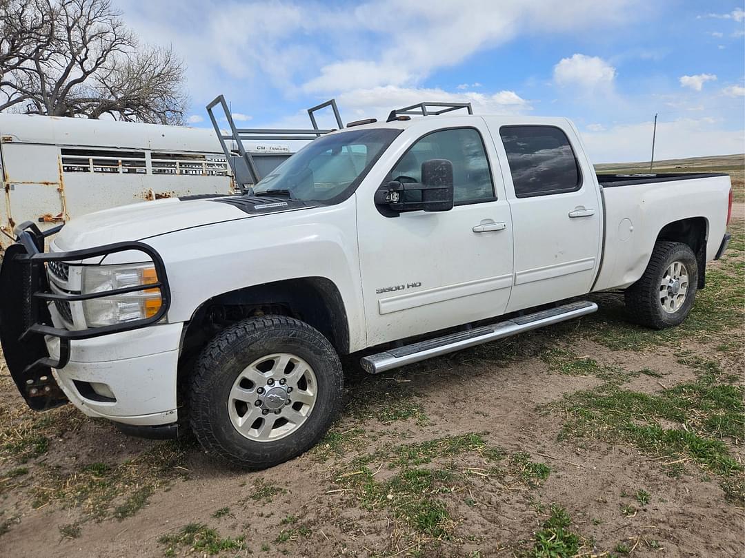 Image of Chevrolet 3500HD Image 0