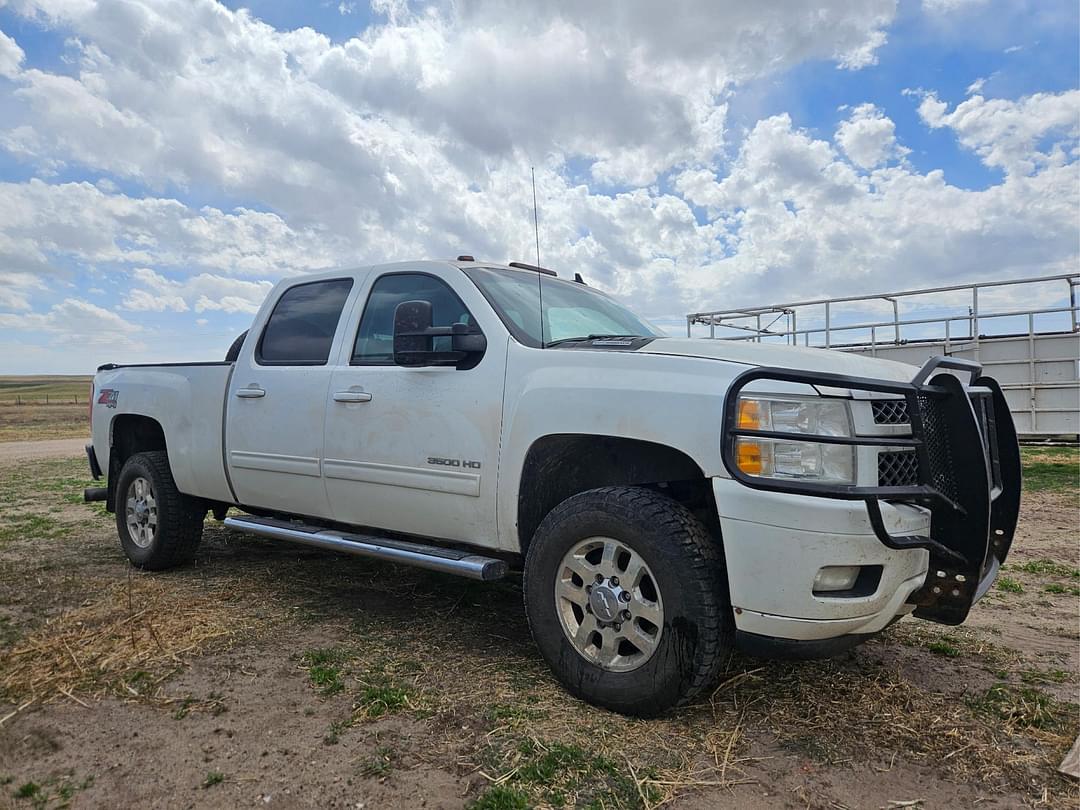 Image of Chevrolet 3500HD Image 1