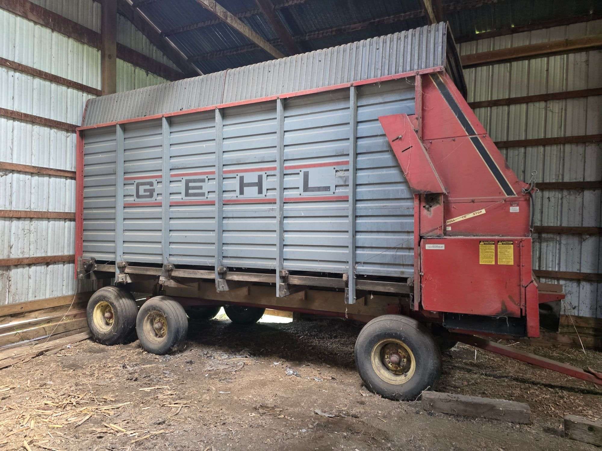 Gehl 970 Equipment Image0
