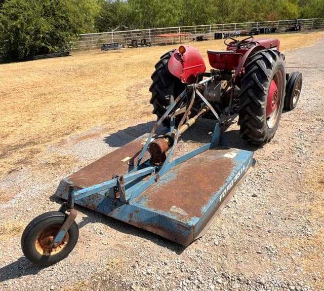 Image of Massey Ferguson 135 equipment image 3
