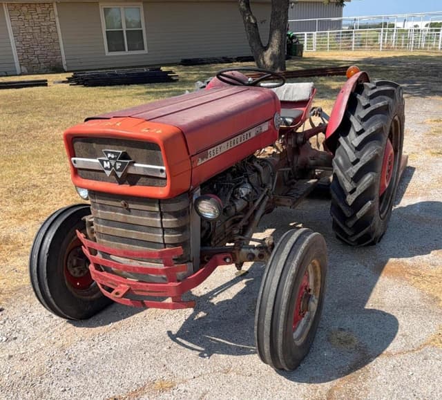 Image of Massey Ferguson 135 equipment image 4