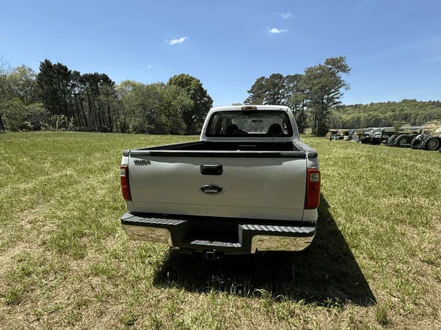 Image of Ford F-250 equipment image 2