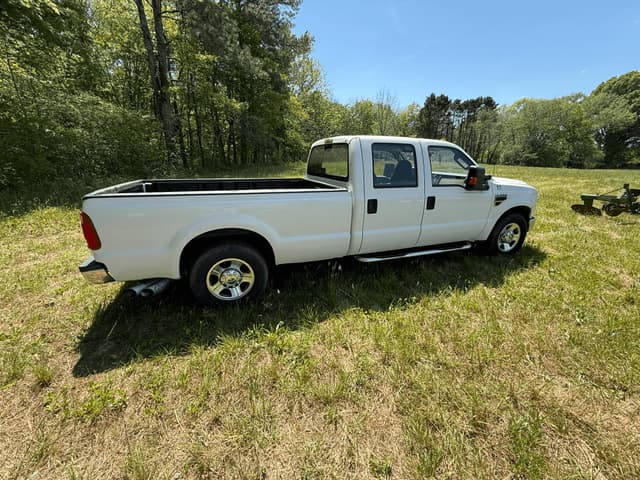 Image of Ford F-250 equipment image 3