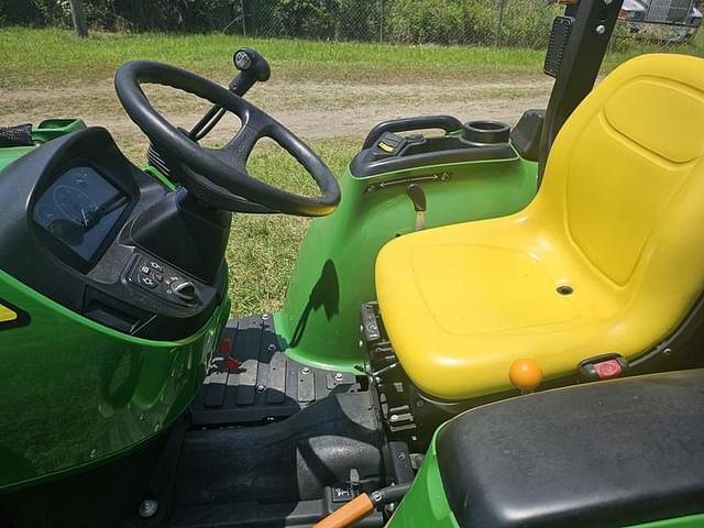 Image of John Deere 3025E equipment image 1
