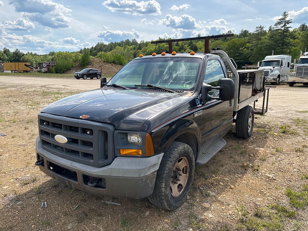 Image of Ford F-350 Primary image
