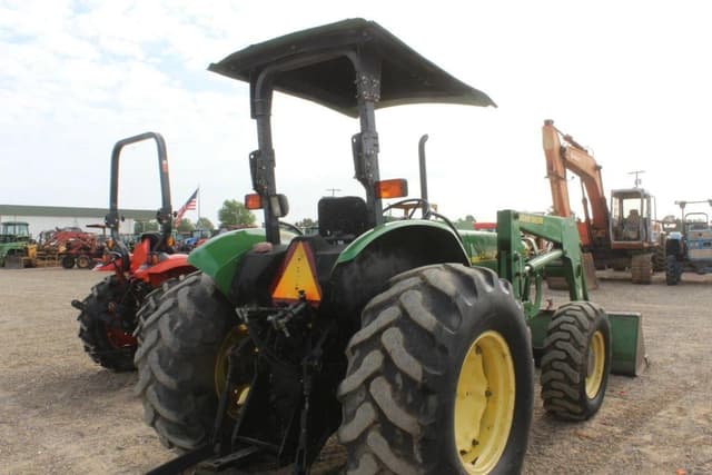 Image of John Deere 5210 equipment image 2